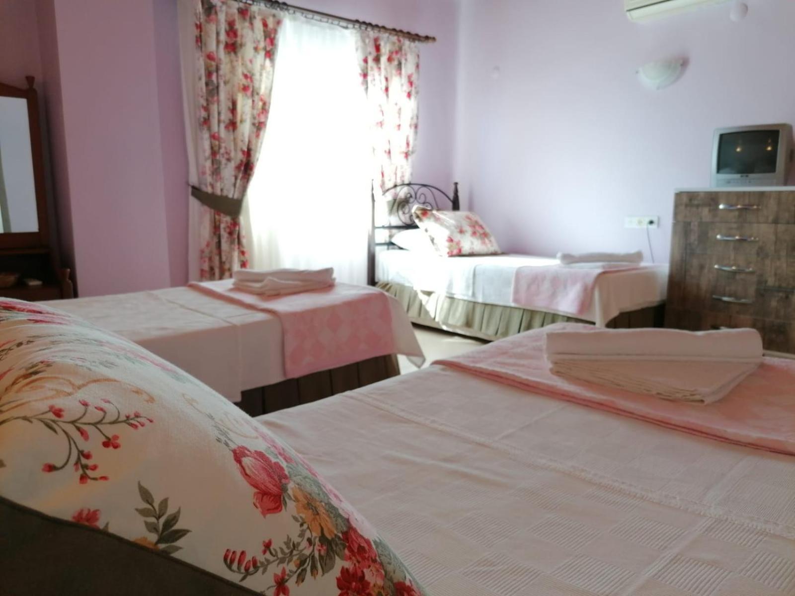 Maviev Otel Cesme Phòng bức ảnh